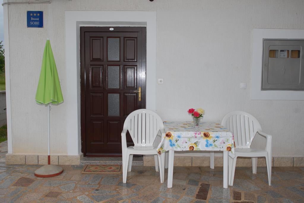 Apartment Vesna Veleniki Buitenkant foto
