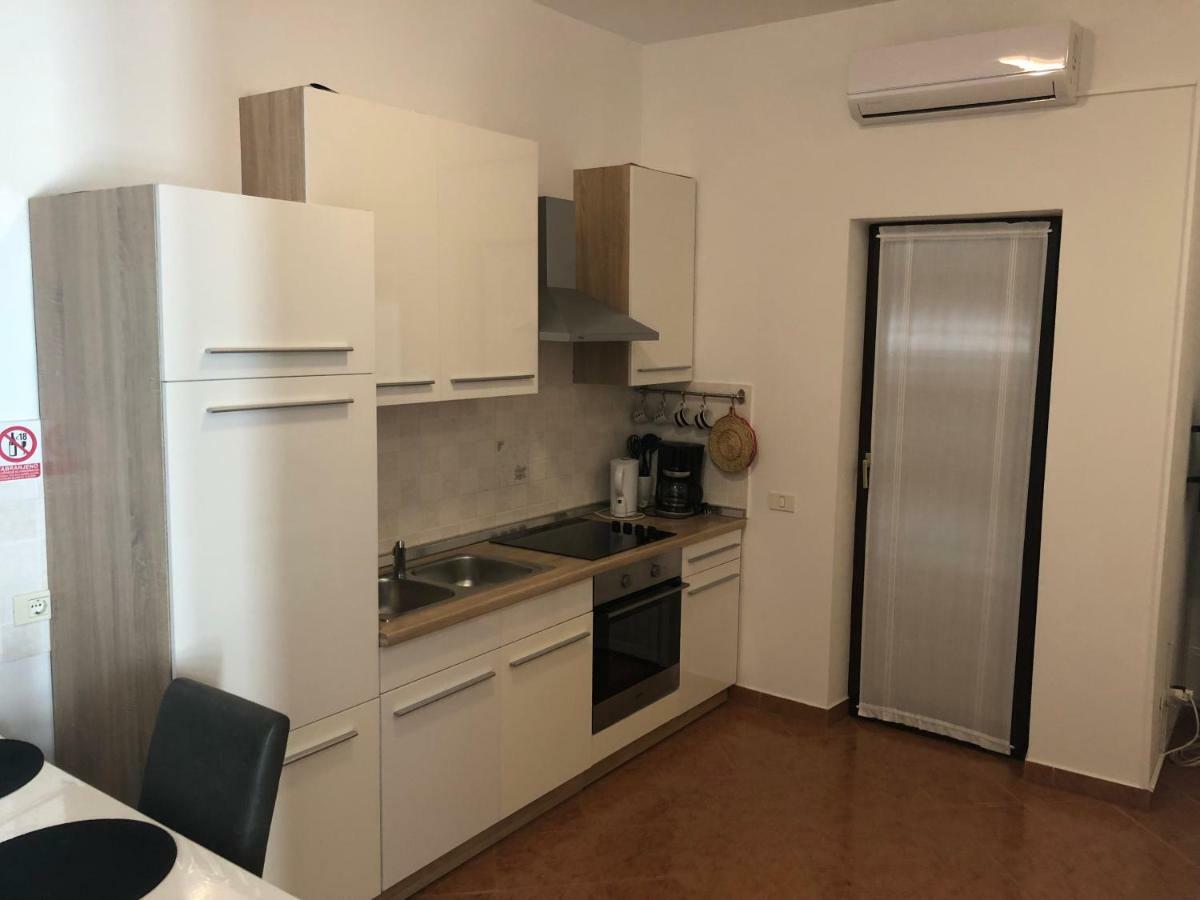Apartment Vesna Veleniki Buitenkant foto