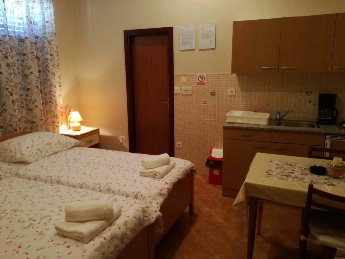 Apartment Vesna Veleniki Buitenkant foto