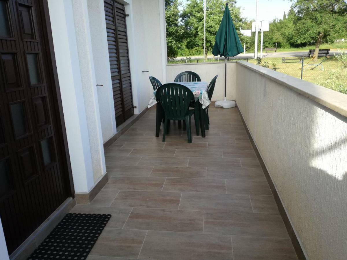 Apartment Vesna Veleniki Buitenkant foto